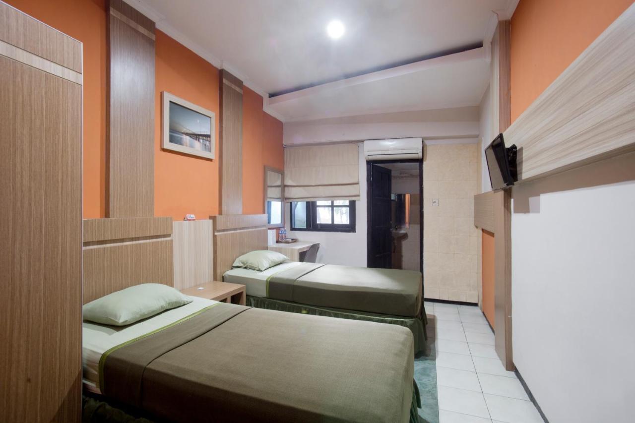 Hotel Galuh Anindita Yogyakarta Exterior photo
